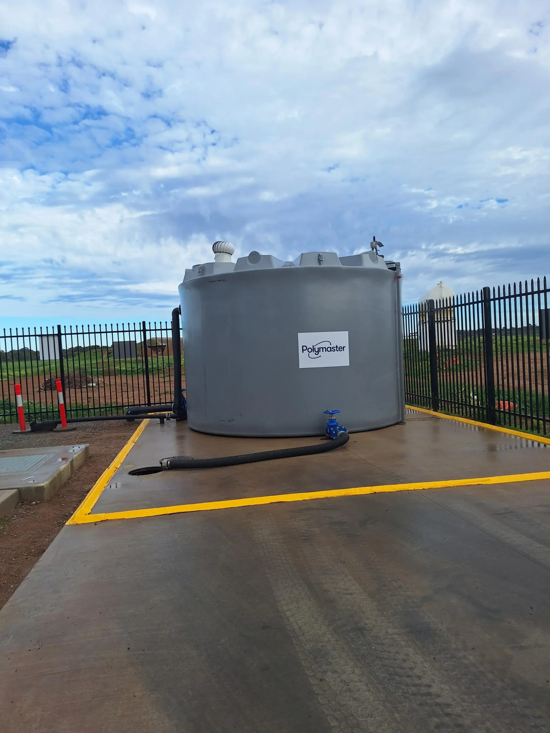 Captis septic tank monitor attached to septic tank